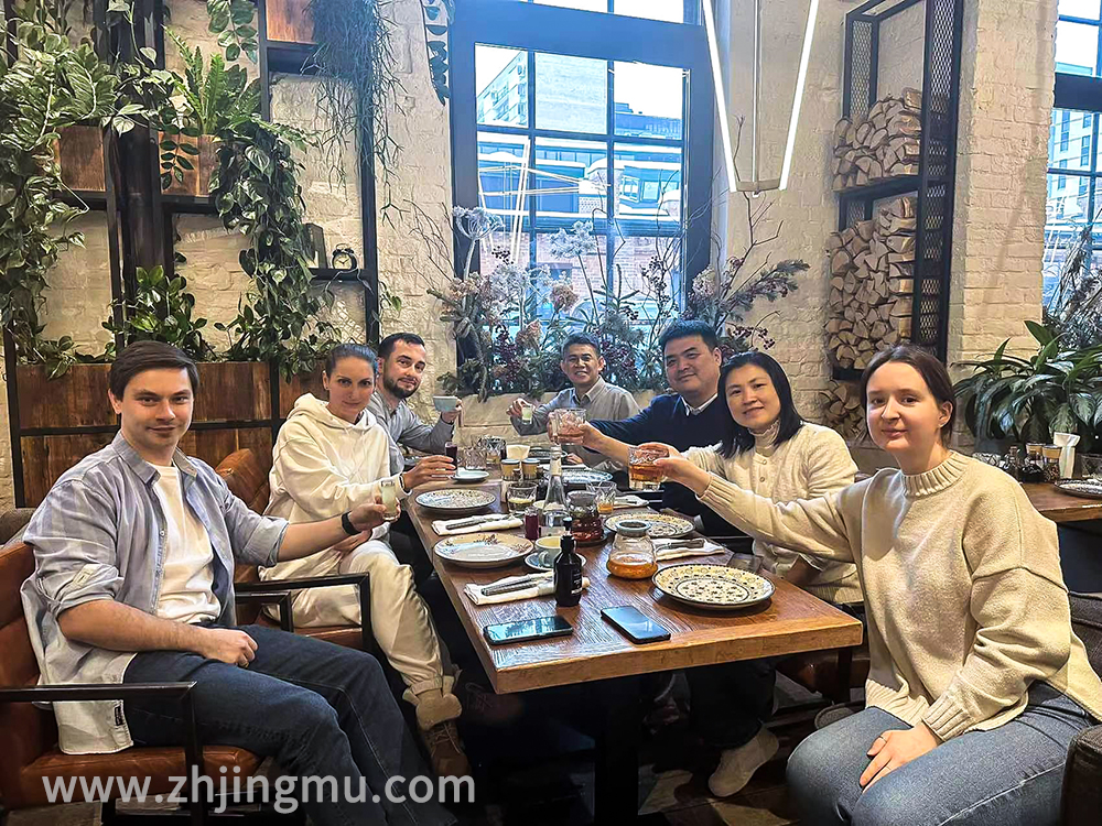 Jingmu Injection Technology Director visits Russian Legrand customers and VM Partners